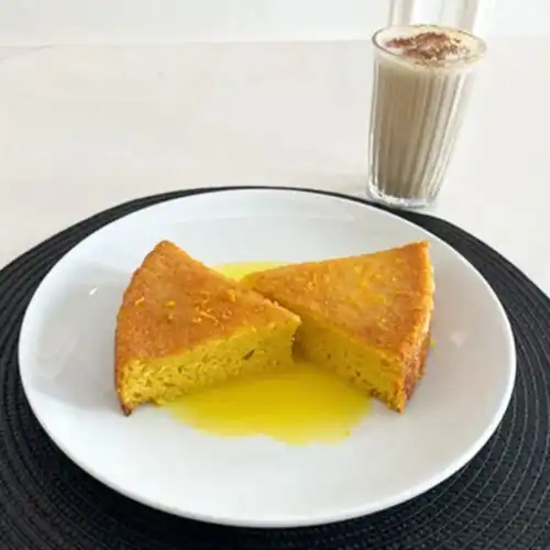 Balkabağı Çekirdeği Posalı ve Portakal Posalı Sünger Kek ve Kahve